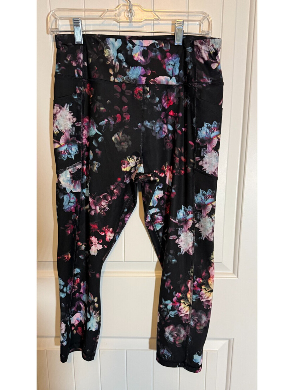 Avia Women L (12-14) Black w/Floral Blue/Purple Athletic Jogging Running Pants